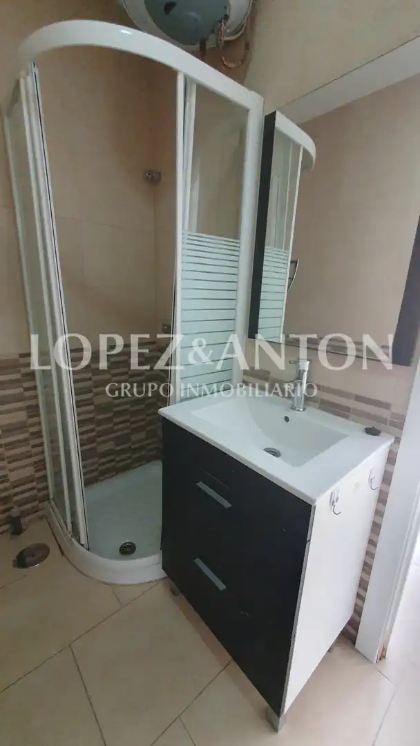 Bathroom of Houses for sale in L'Eliana  with Air Conditioner, Heating and Private garden