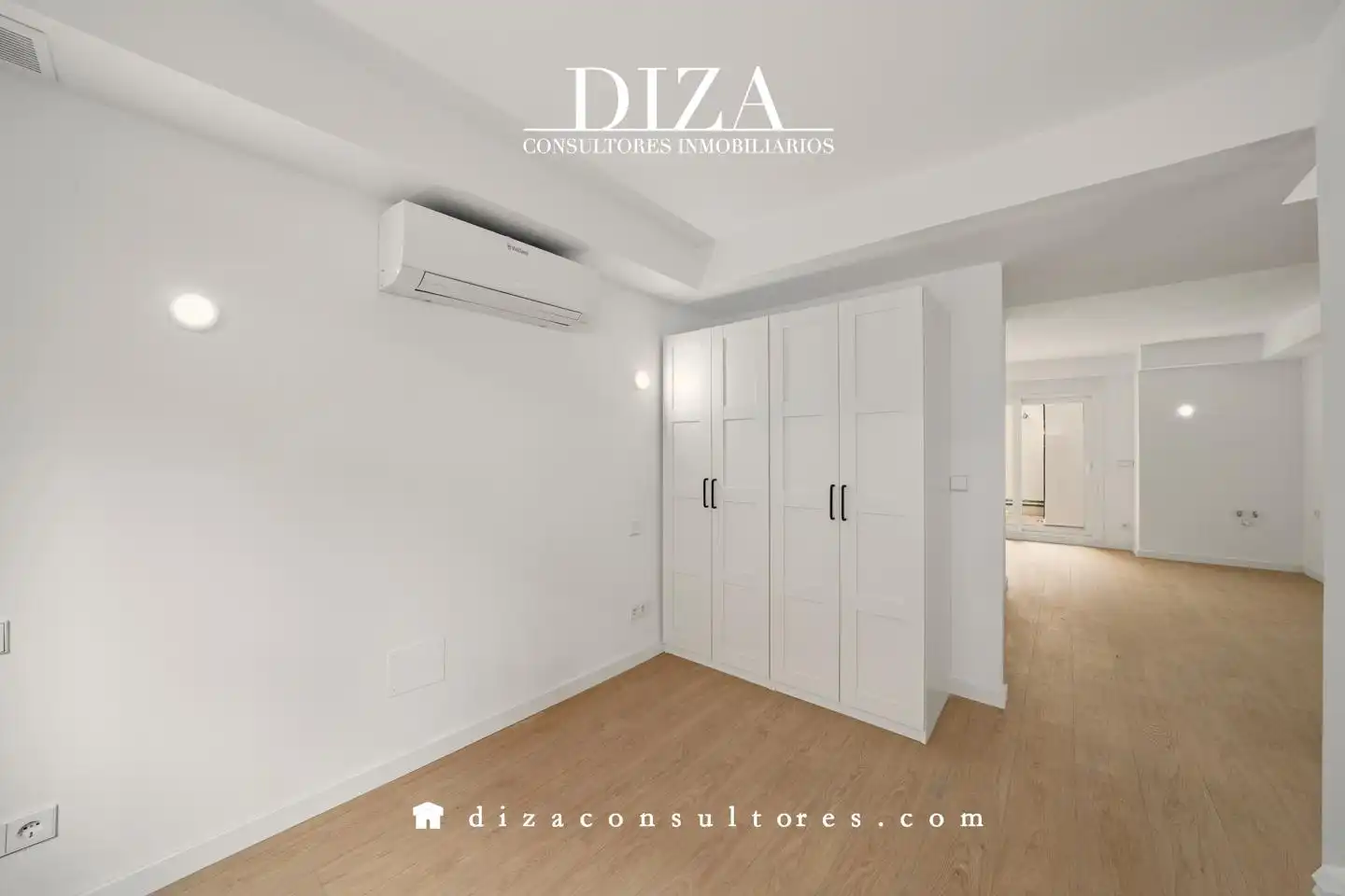 Dormitori de Planta baixa en venda en Madrid amb Aire condicionat i Terrassa