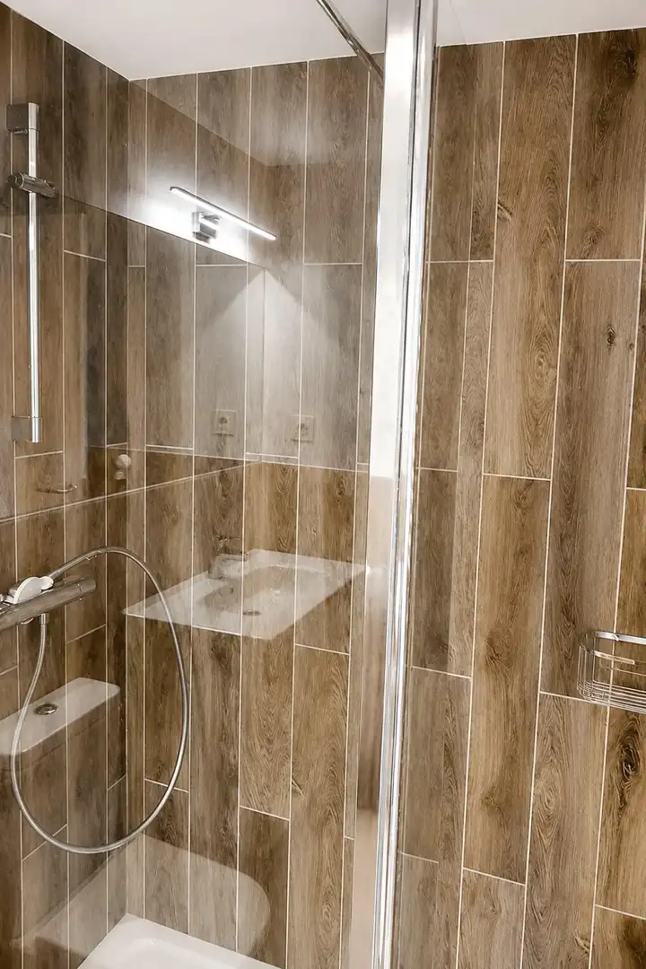 Bathroom of Attic for rent in Badalona  with Air Conditioner, Heating and Parquet flooring