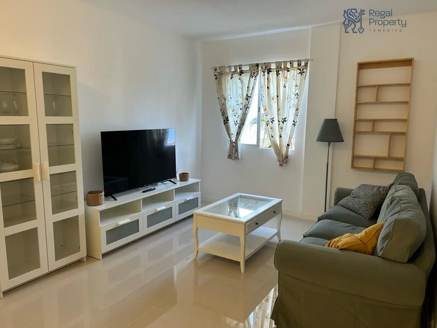 Sala d'estar de Apartament de lloguer en Puerto de la Cruz amb Moblat