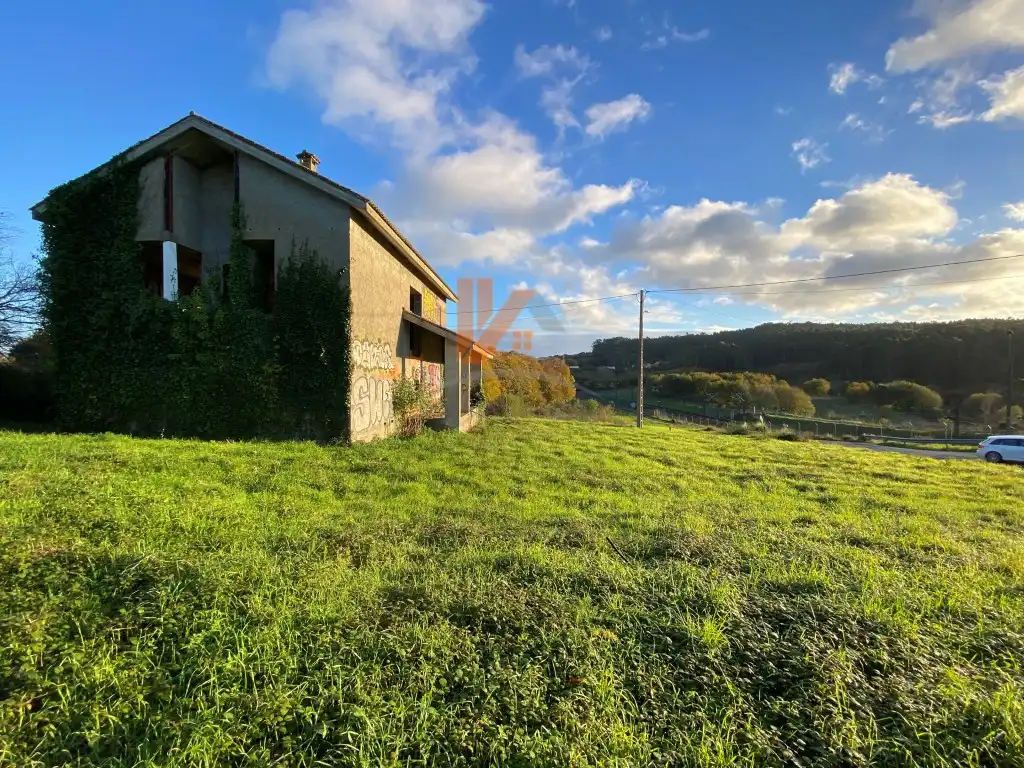 Haus oder Chalet zum Verkauf in Santiago de Compostela  mit Privatgarten, Terrasse und Balkon