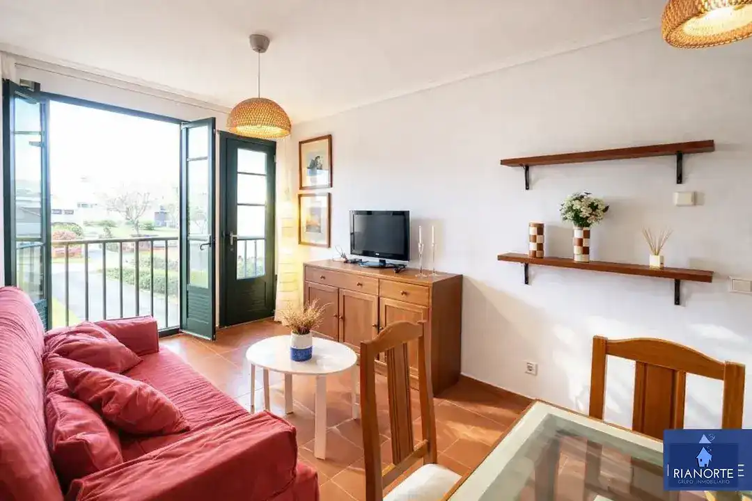 Piso con piscina en venta en Calle Castillo de Gauzón, imagen 5