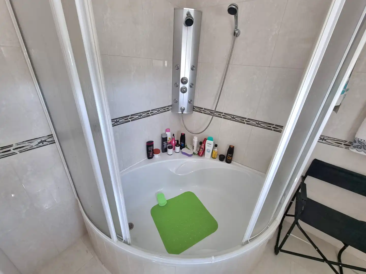 Bany de Casa o xalet en venda en Escalona amb Aire condicionat, Jardí privat i Traster