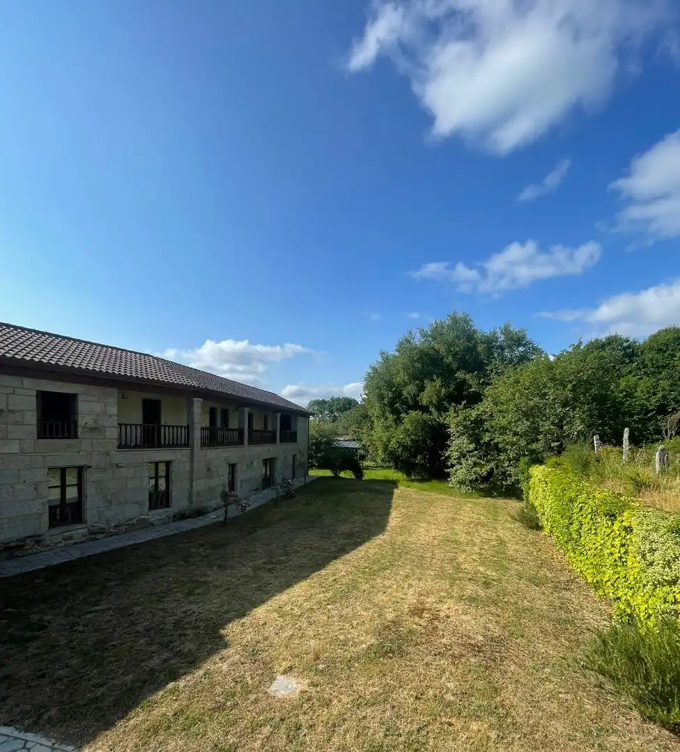 Vista exterior de Edificio en venta en O Irixo