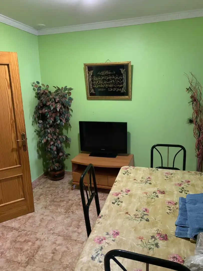 Sala d'estar de Casa o xalet en venda en Algeciras amb Aire condicionat, Moblat i Forn