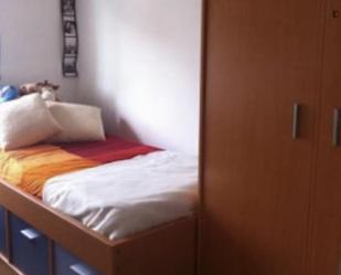 Bedroom of Apartment to share in  Barcelona Capital  with Air Conditioner