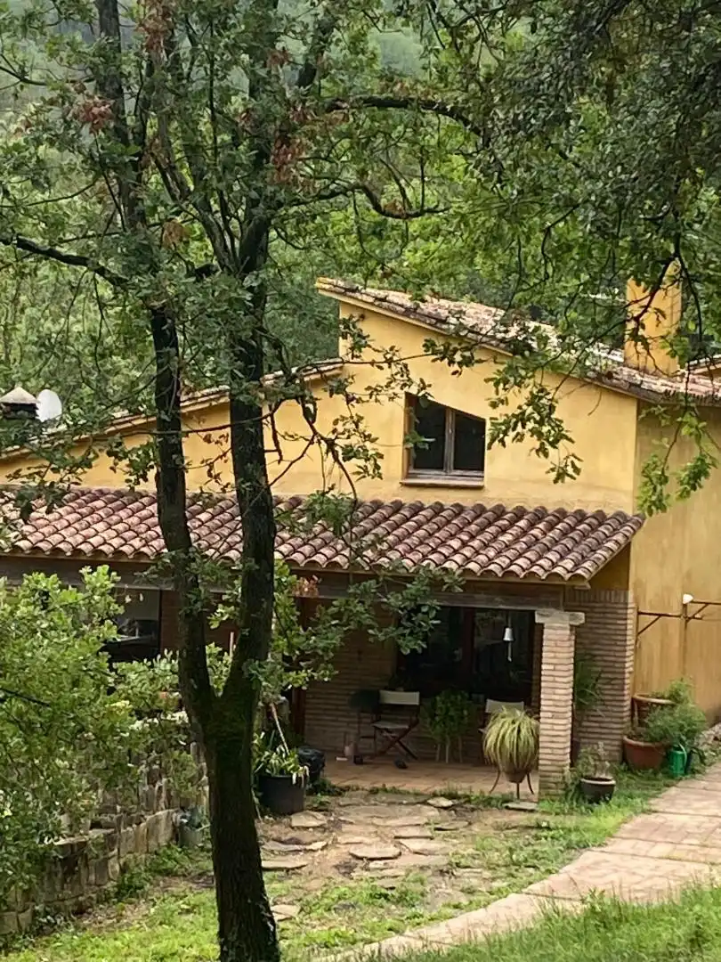 Außenansicht von Country house zum Verkauf in Porqueres mit Heizung, Privatgarten und Ofen