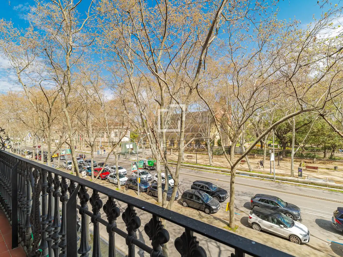 Außenansicht von Wohnung zum Verkauf in Barcelona mit Klimaanlage, Heizung und Parkett