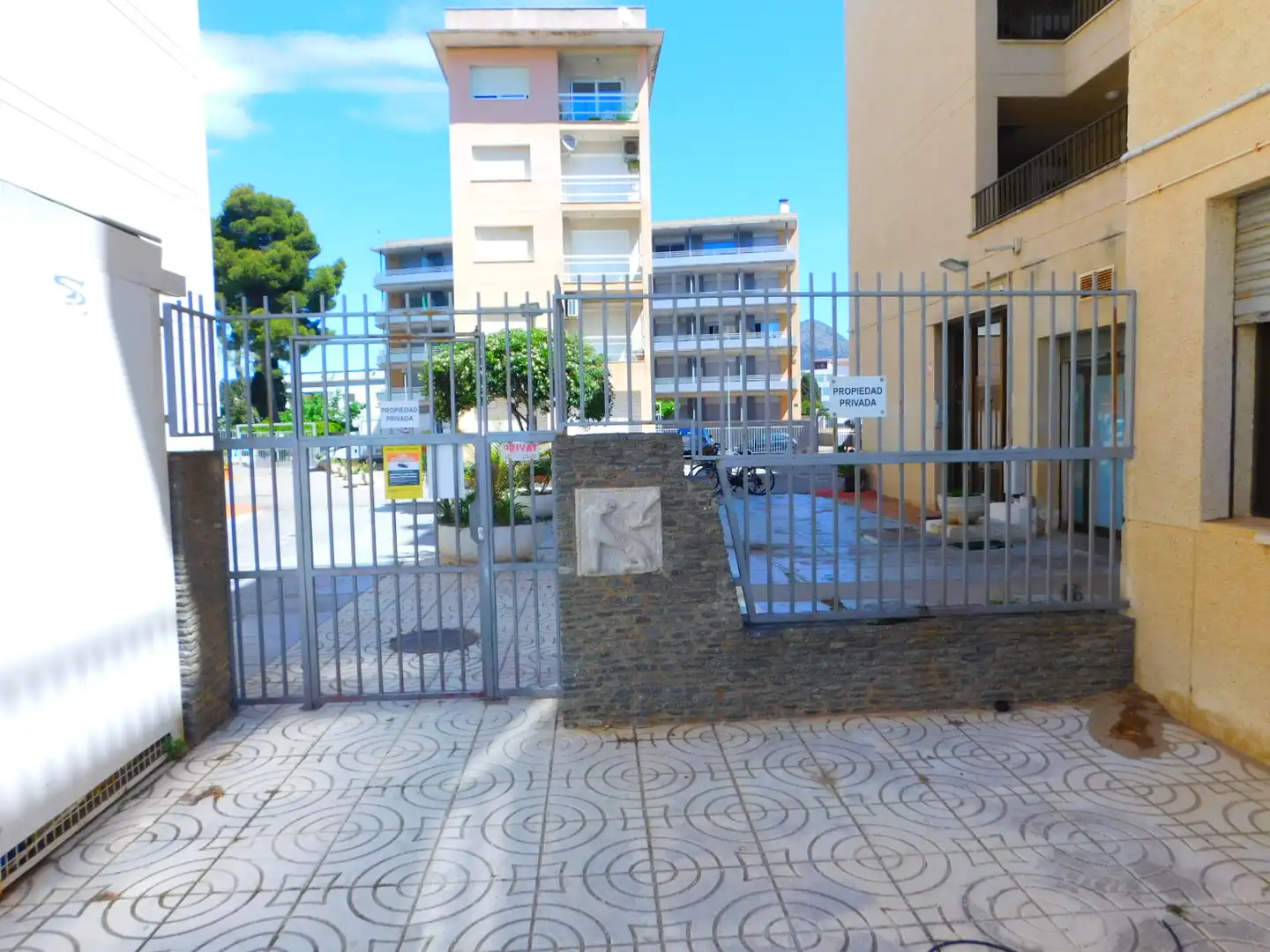Parking de Estudio de alquiler en Roses con Amueblado, Horno y Lavadora