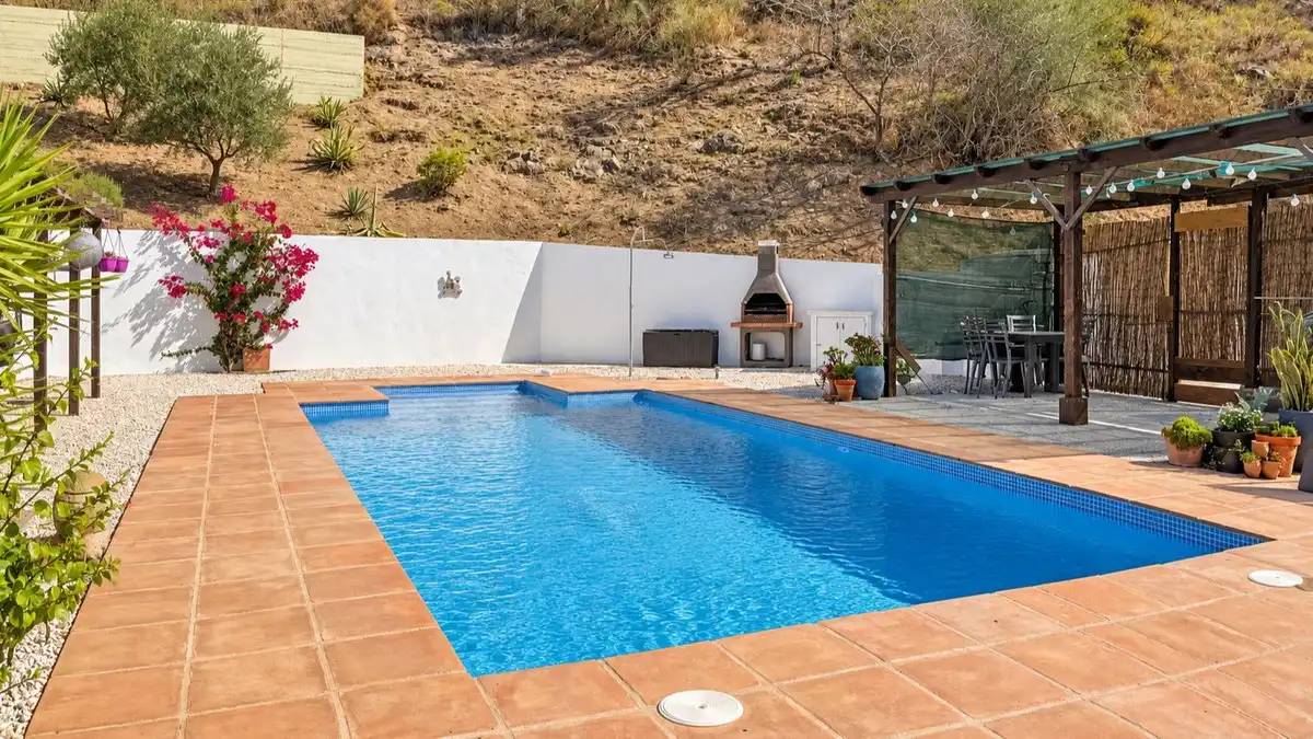 Piscina de Casa o xalet en venda en Colmenar amb Aire condicionat, Jardí privat i Terrassa