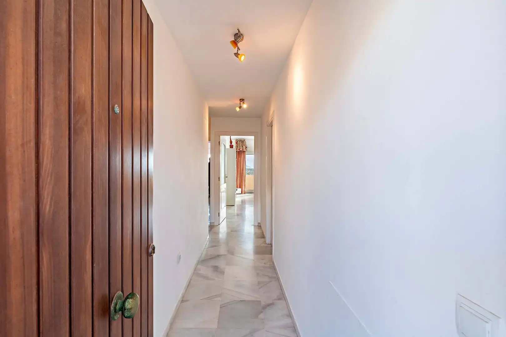 Piso en venta en Almería con Jardín privado, Terraza y Trastero