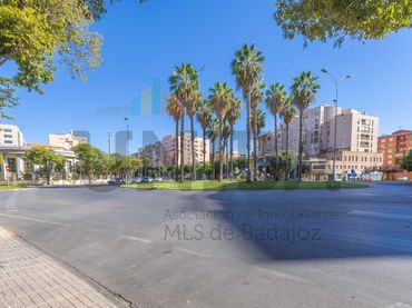 Appartamento con balcone in vendita a Avenida Avenida de Sinforiano Madroñero