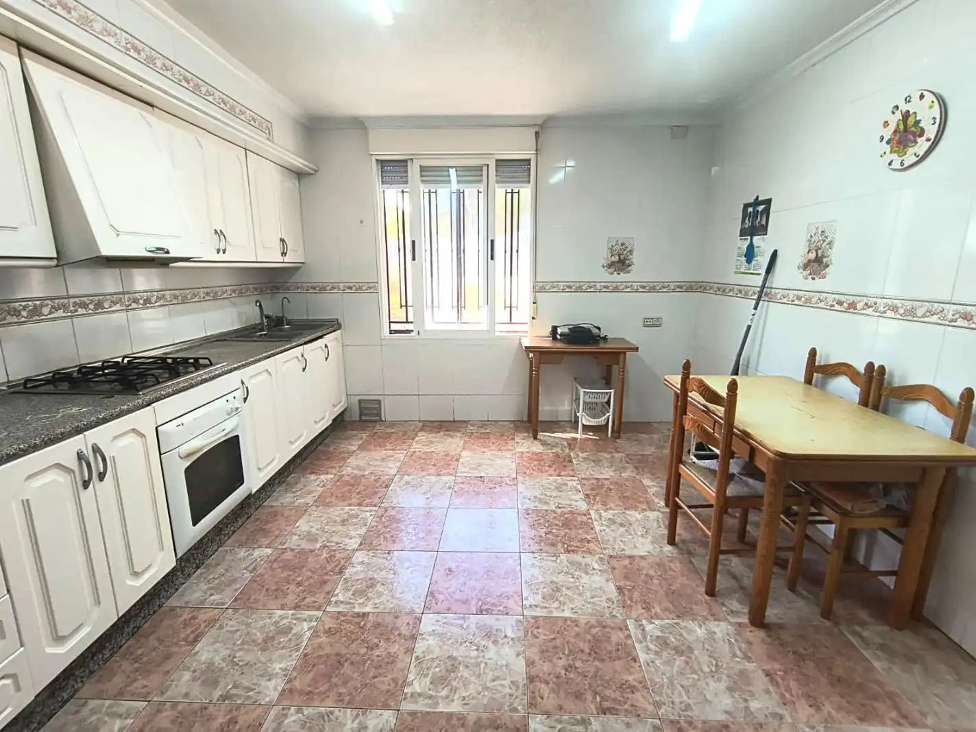Cuina de Casa o xalet en venda en Crevillent amb Aire condicionat, Terrassa i Piscina