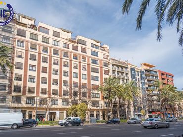 Flat with lift for sale in Avenida  Gran Vía de las Germanías