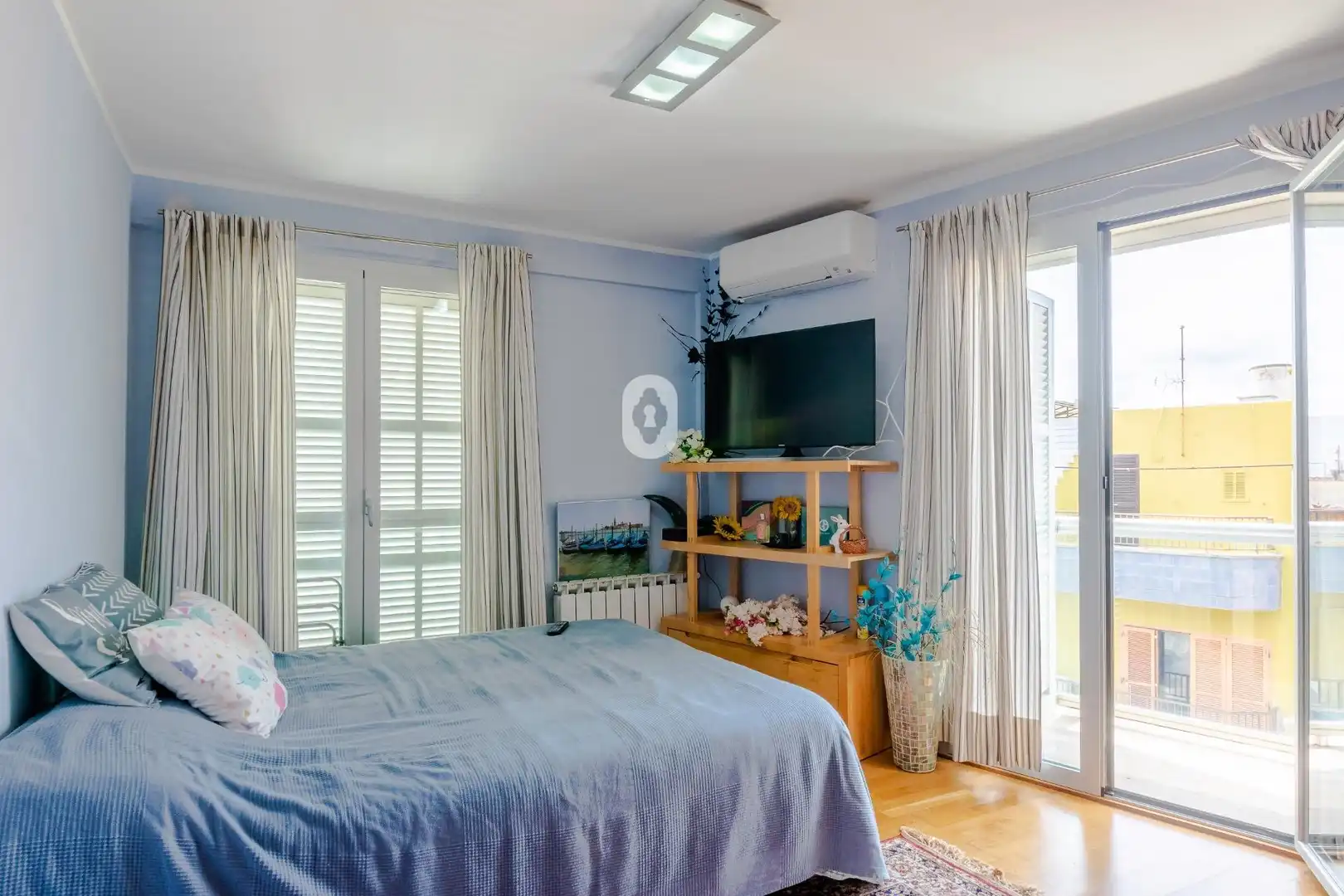 Schlafzimmer von Dachboden zum Verkauf in Pollença mit Klimaanlage, Heizung und Parkett