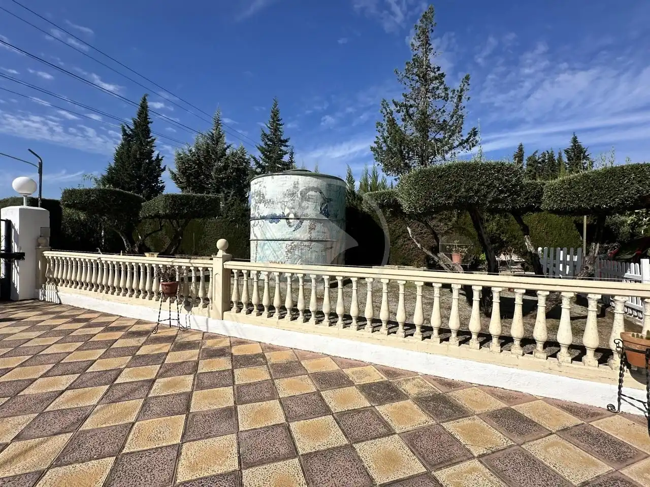 Vista exterior de Finca rústica en venda en Linares amb Jardí privat, Terrassa i Piscina