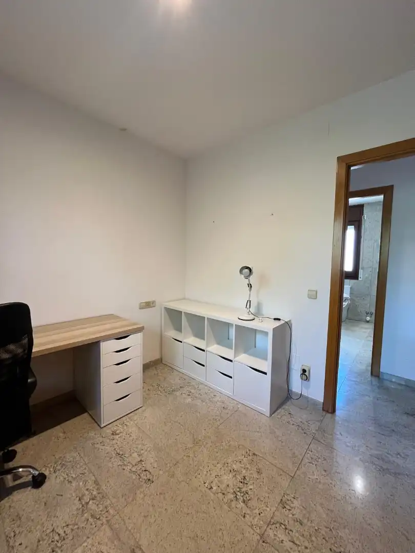 Habitación de Casa o chalet en venta en Olot con Aire acondicionado, Calefacción y Jardín privado