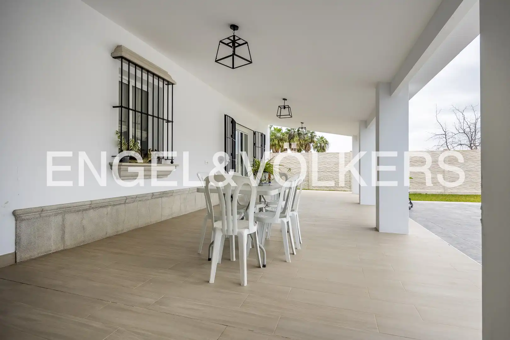 Terraza de Finca rústica en venta en Lora del Río con Aire acondicionado, Calefacción y Jardín privado