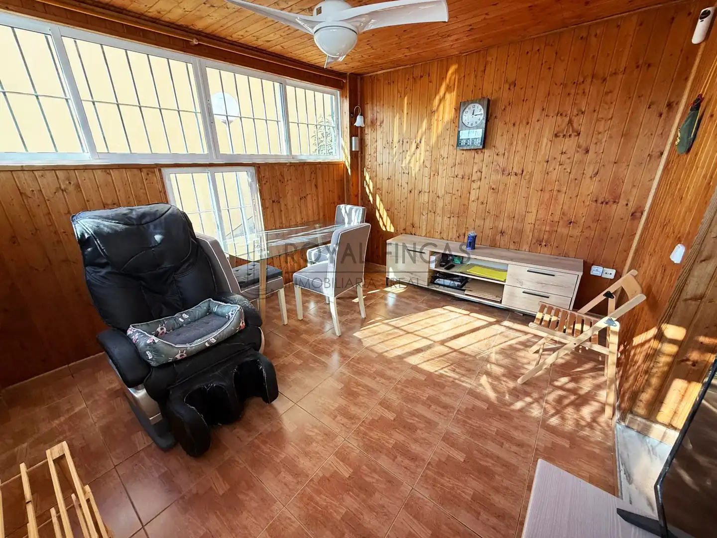 Sala de estar de Casa adosada en venta en Torremolinos con Aire acondicionado, Jardín privado y Terraza