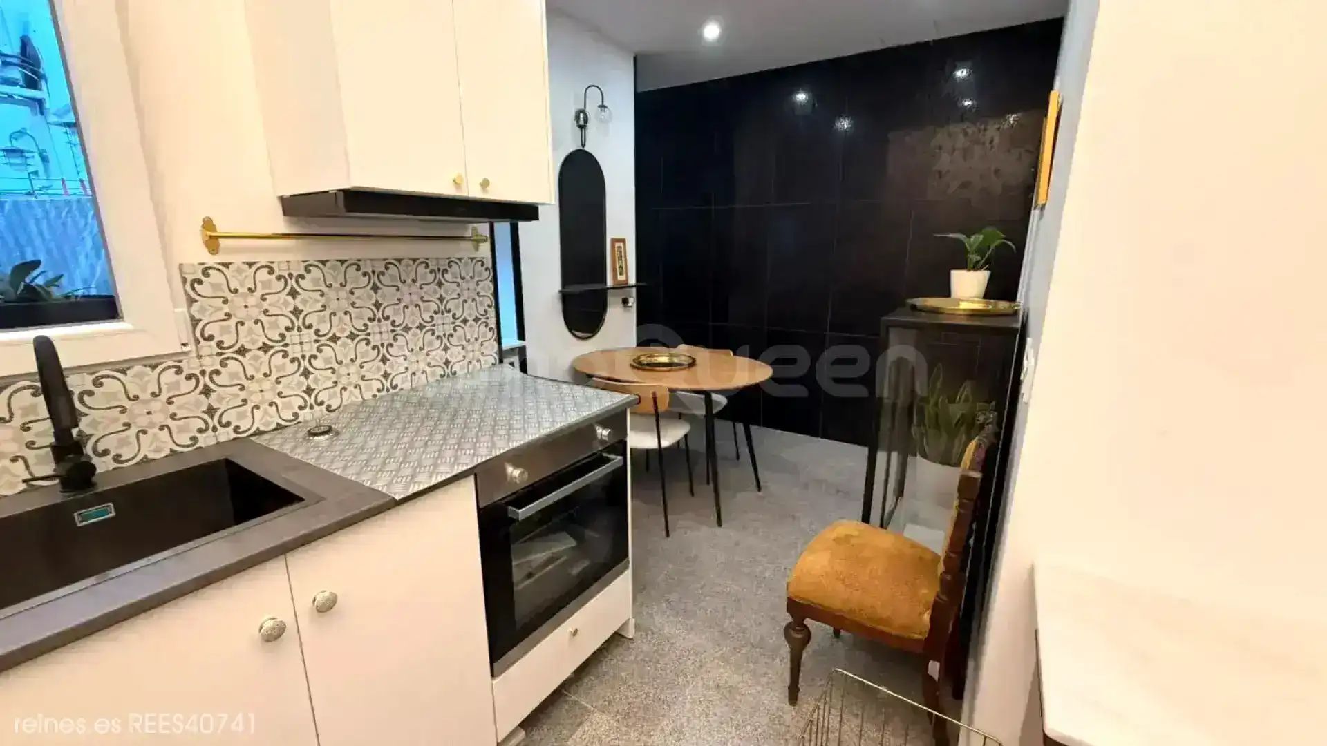 Cuina de Apartament de lloguer en Madrid amb Calefacció i Moblat