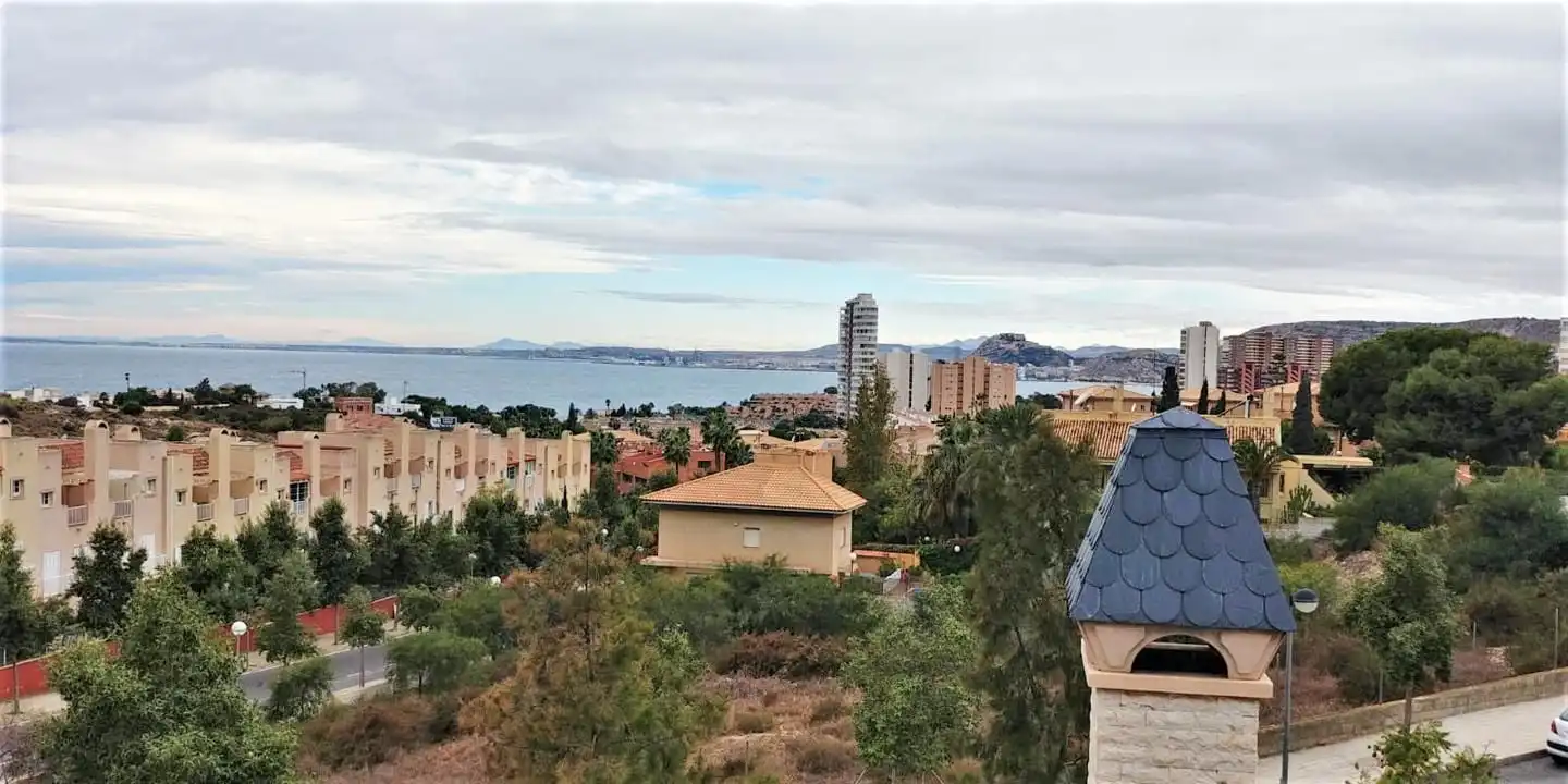 Casa con terraza en venta en Playa de San Juan - El Cabo de las Huertas