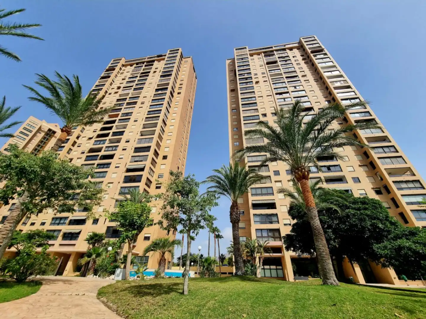 Appartamento con piscina in vendita a Playa de Poniente