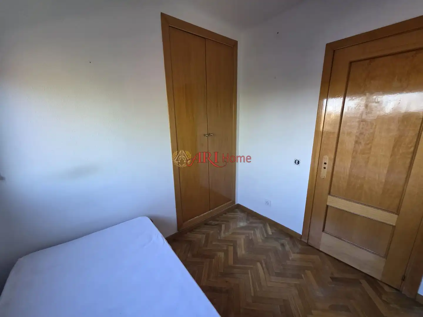 Bedroom of Flat for sale in Fuenlabrada  with Air Conditioner, Heating and Swimming Pool