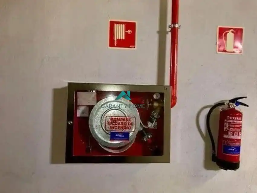 Dormitori de Local en venda en Alcorcón amb Aire condicionat
