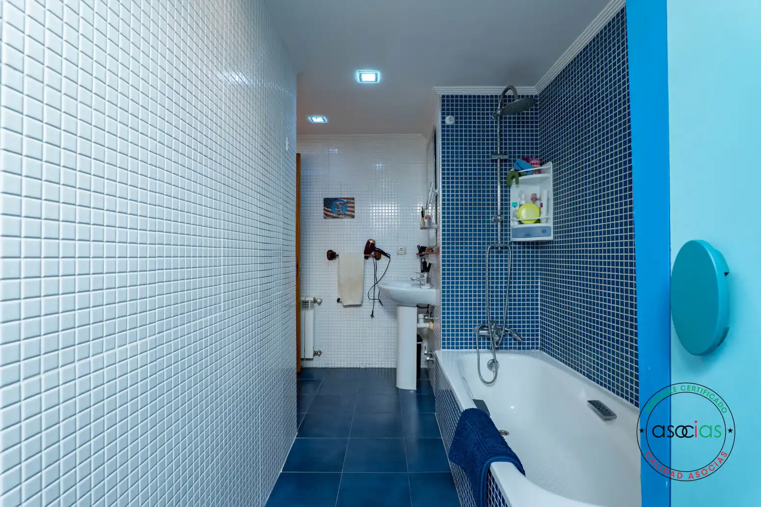 Baño de Piso en venta en Gijón  con Calefacción, Parquet y Trastero