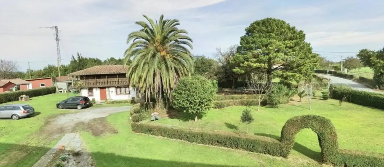 Jardín de Finca rústica en venta en Gijón  con Calefacción y Jardín privado