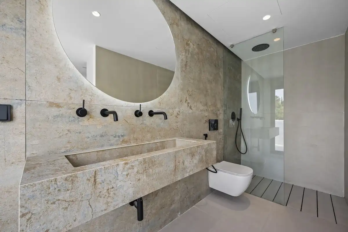 Bathroom of Attic for sale in Estepona  with Private garden, Terrace and Swimming Pool