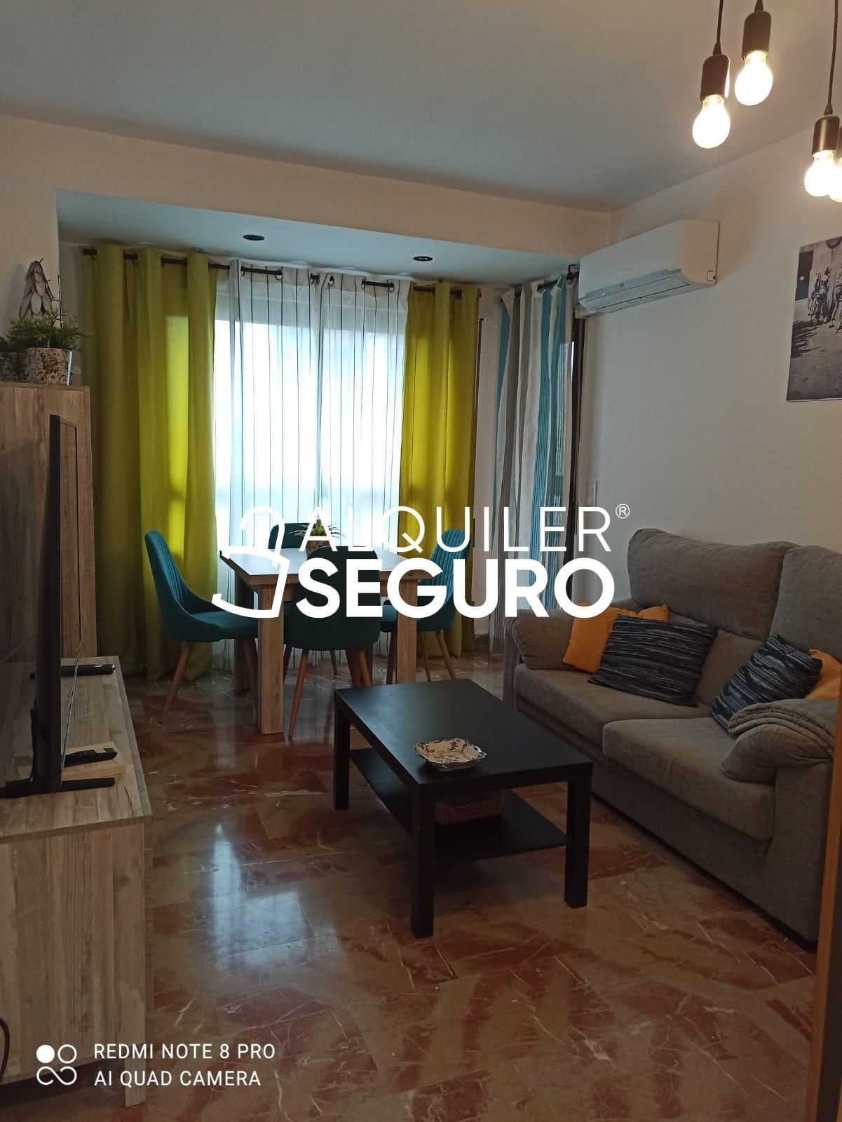 Dormitori de Pis de lloguer en  Zaragoza Capital amb Aire condicionat, Calefacció i Terrassa