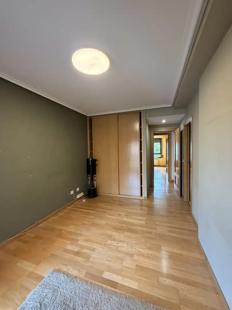 Habitación de Piso en venta en  Logroño con Calefacción, Parquet y Trastero