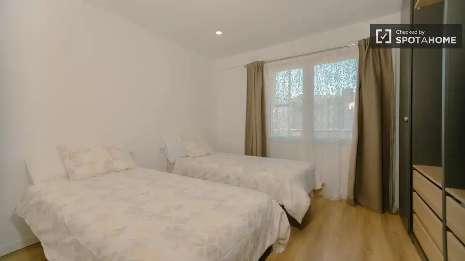 Appartamento con terrazza in affitto a Camins al Grau, imagen 18