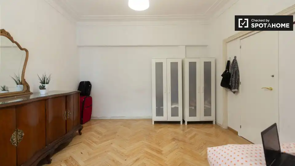 Bedroom of Flat for rent in Madrid  with Air Conditioner, Heating and Furnished