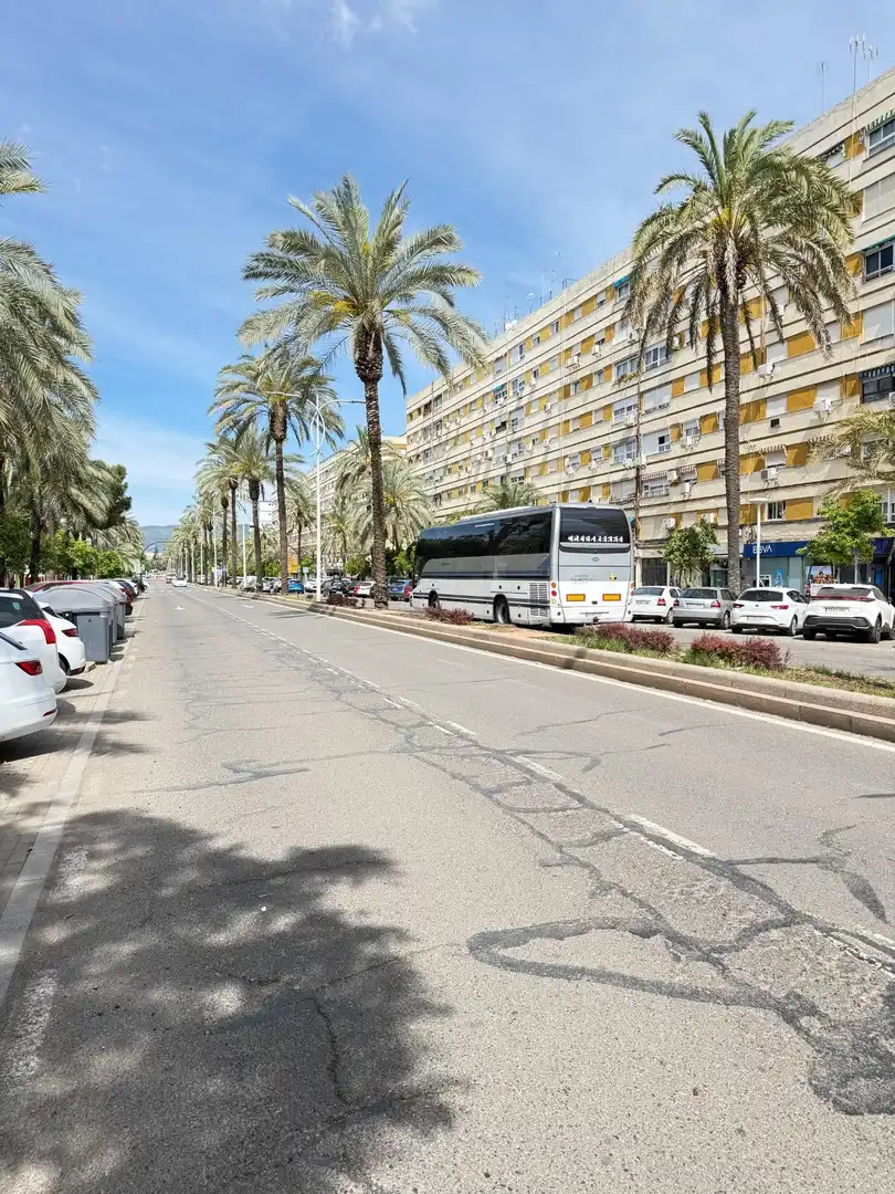 Außenansicht von Wohnung zum Verkauf in Córdoba mit Klimaanlage, Heizung und Balkon