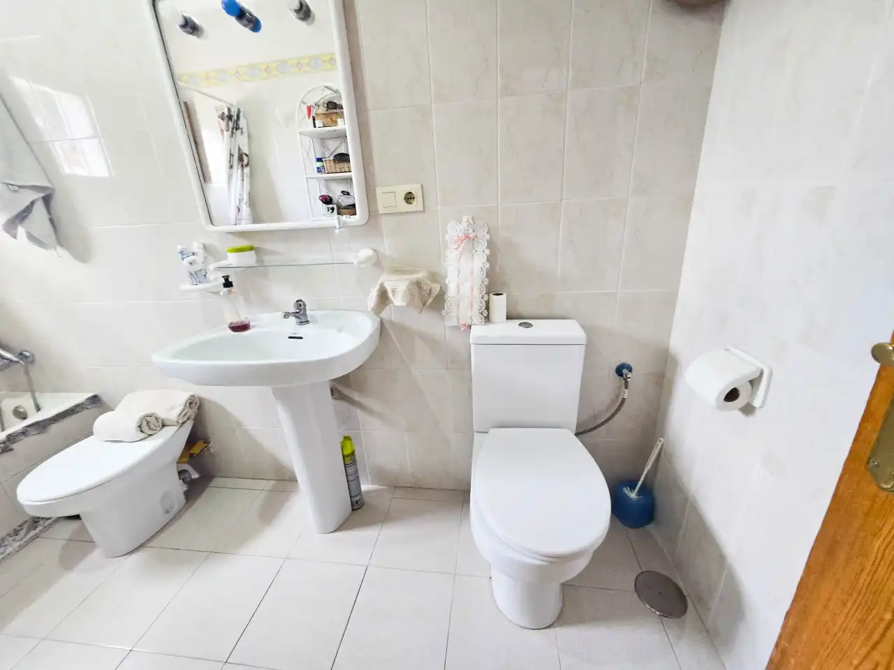 Bany de Casa o xalet en venda en Torrevieja amb Calefacció, Terrassa i Moblat