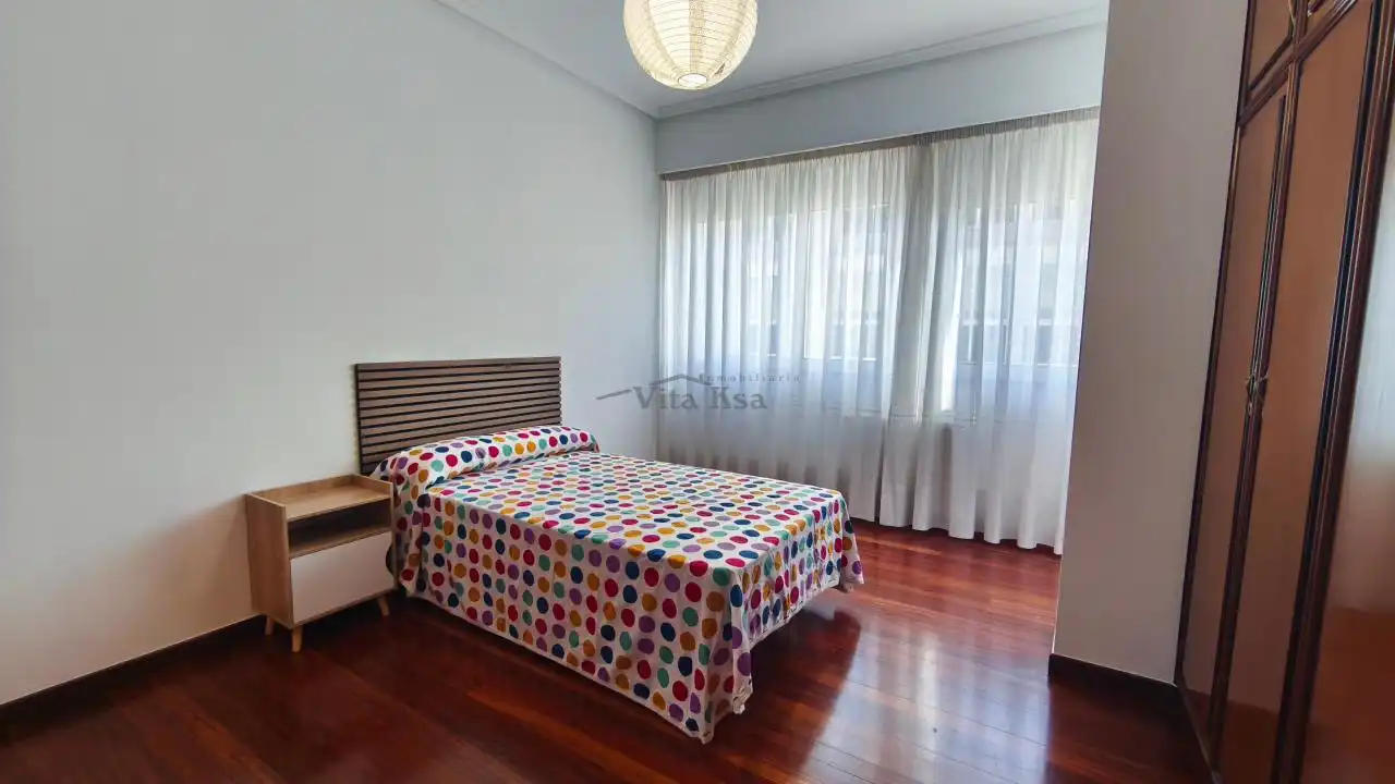 Bedroom of Flat for rent in Ourense Capital   with Heating, Parquet flooring and Storage room