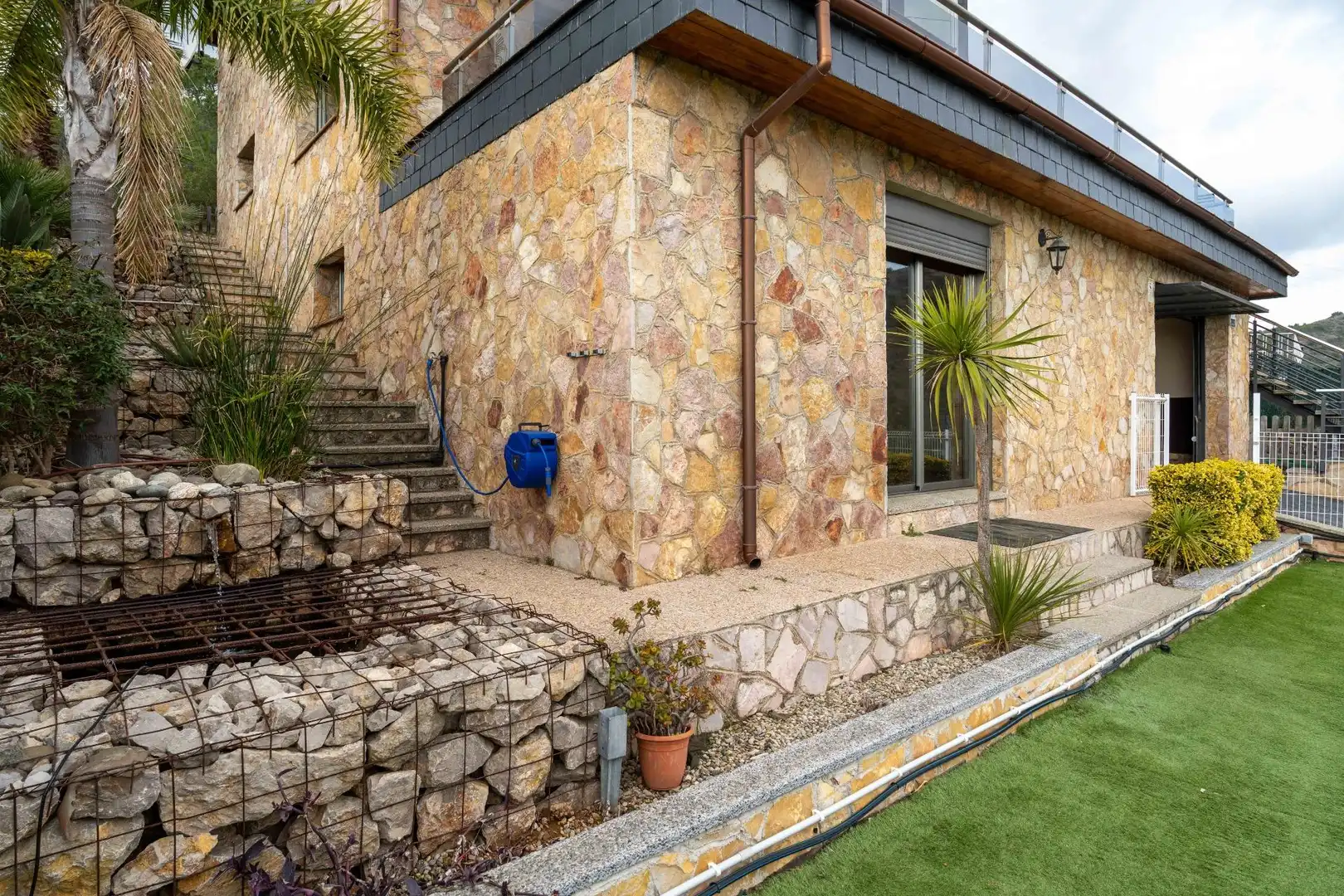 Vista exterior de Casa o xalet en venda en El Vendrell amb Calefacció, Jardí privat i Terrassa