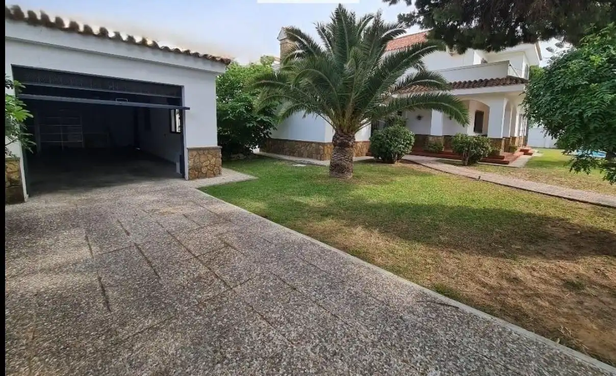 Vista exterior de Casa o xalet en venda en Rota
