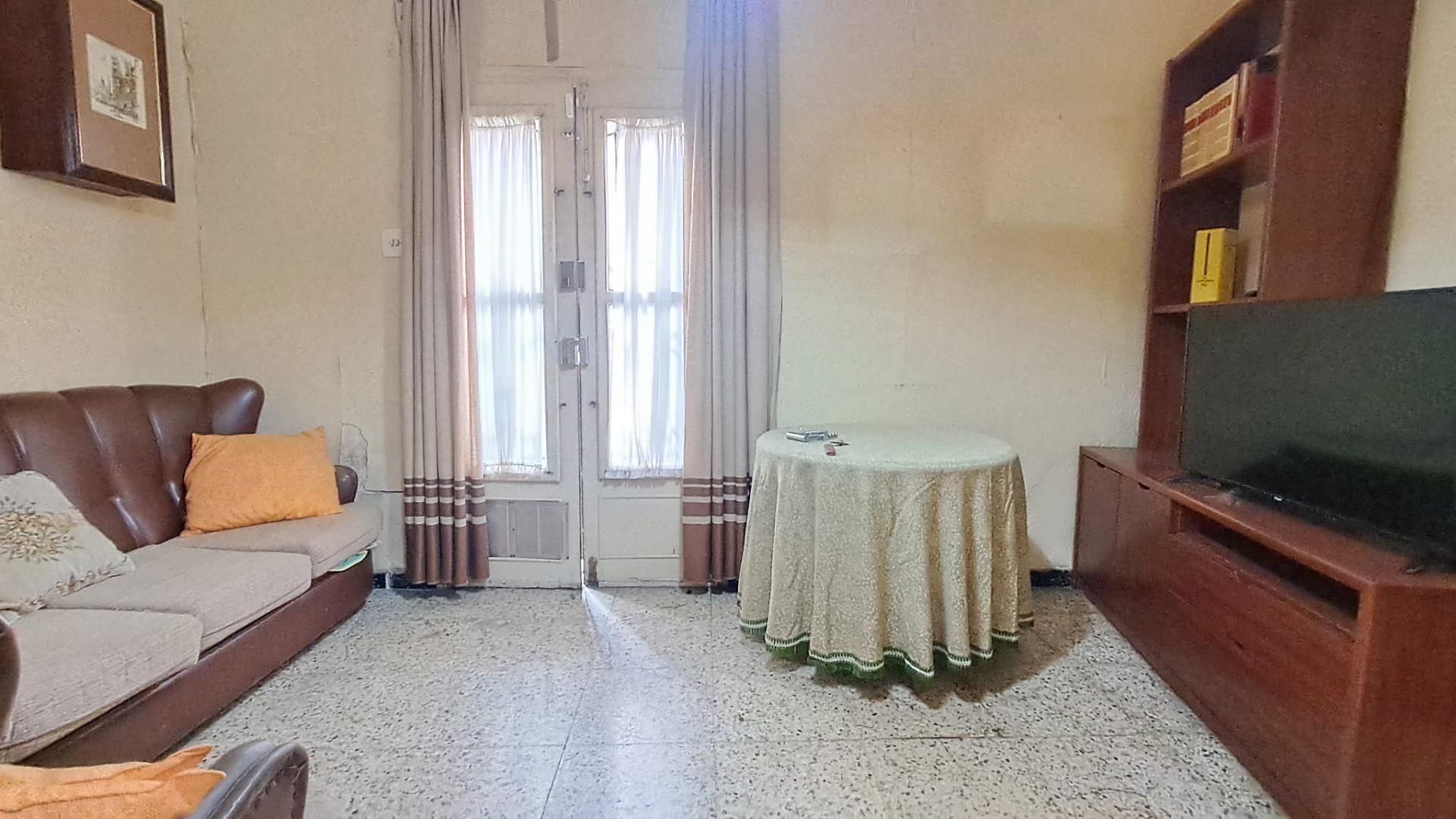 Living room of Planta baja for sale in L'Hospitalet de Llobregat  with Terrace and Balcony