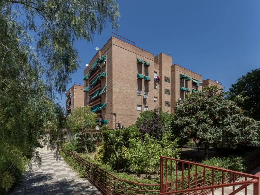 Vista exterior de Pis en venda en Granada