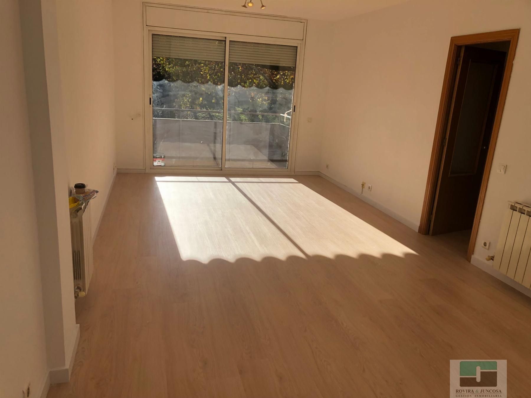 Living room of Flat for rent in Castelldefels  with Air Conditioner, Heating and Parquet flooring