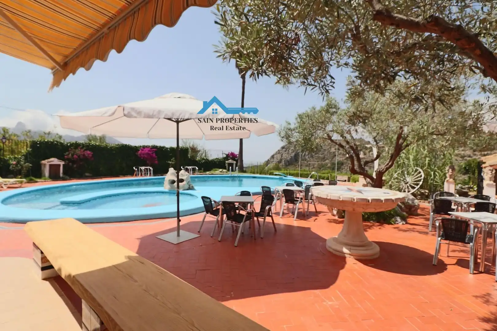 Jardí de Finca rústica en venda en Tàrbena amb Jardí privat, Terrassa i Traster