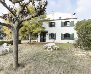 Vista exterior de Finca rústica en venda en Cabrils amb Aire condicionat, Calefacció i Jardí privat