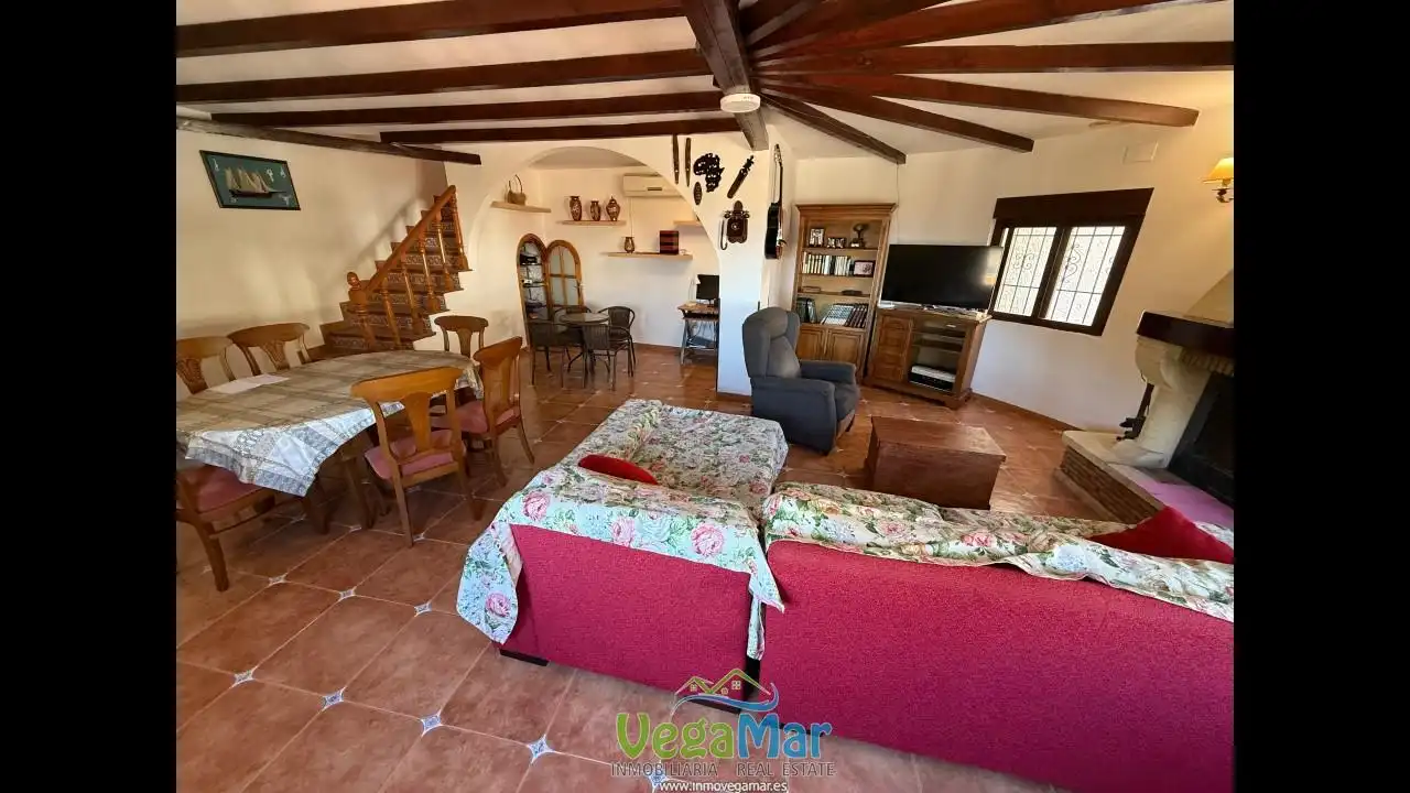 Sala de estar de Casa o chalet en venta en Almuñécar con Aire acondicionado, Jardín privado y Terraza