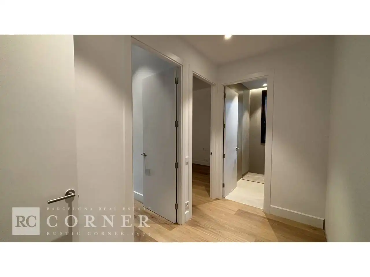 Flat for sale in Barcelona  with Air Conditioner, Parquet flooring and Terrace