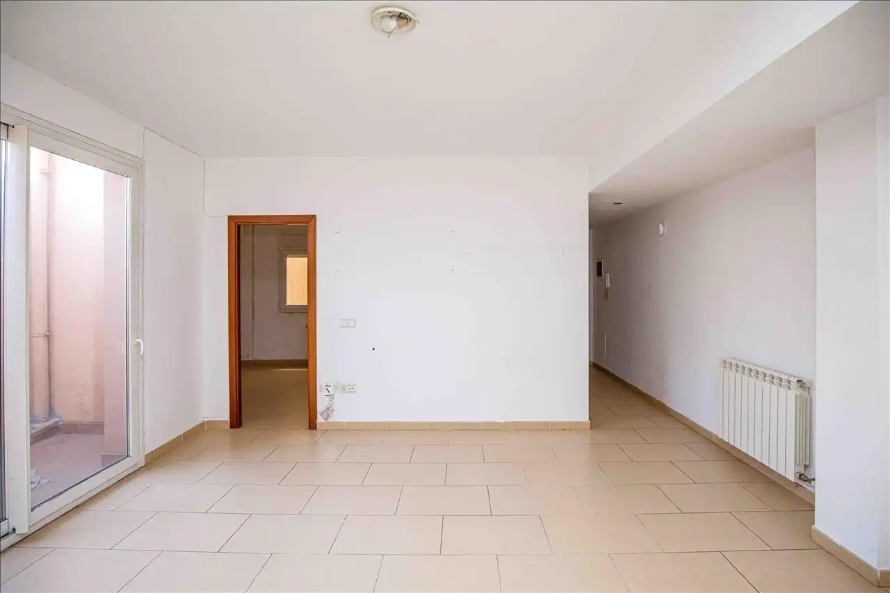 Piso en venta en Figueres con Calefacción, Terraza y Balcón