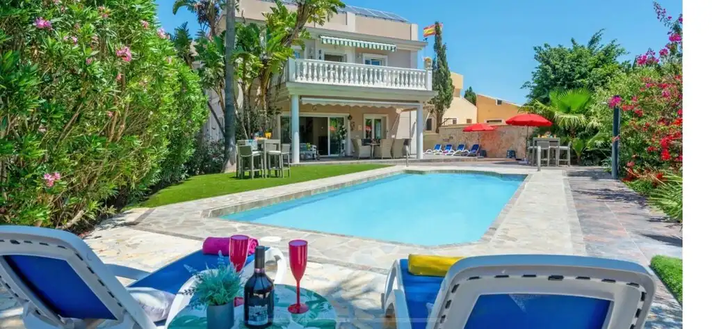Detached house with pool for sale in Campo de Mijas