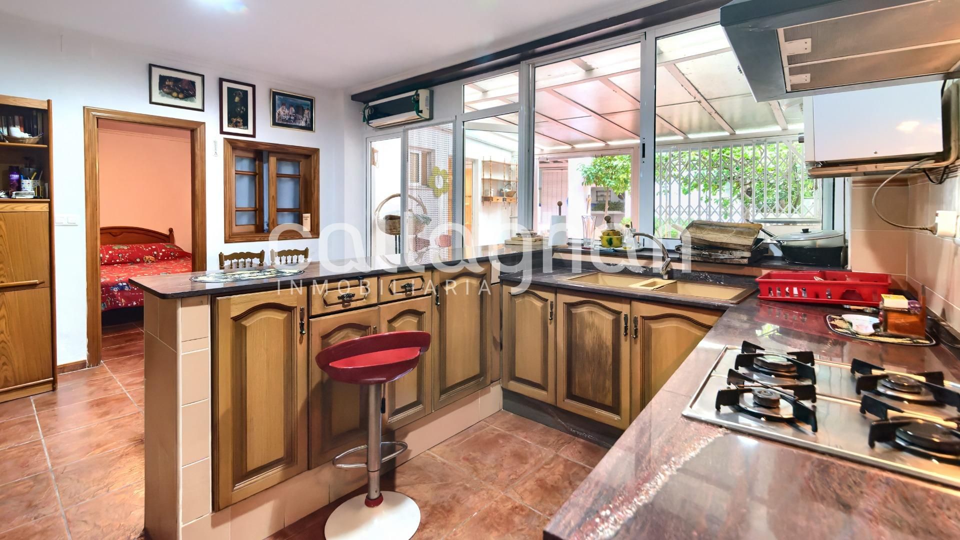 Cuina de Casa adosada en venda en Alberic amb Aire condicionat, Terrassa i Traster